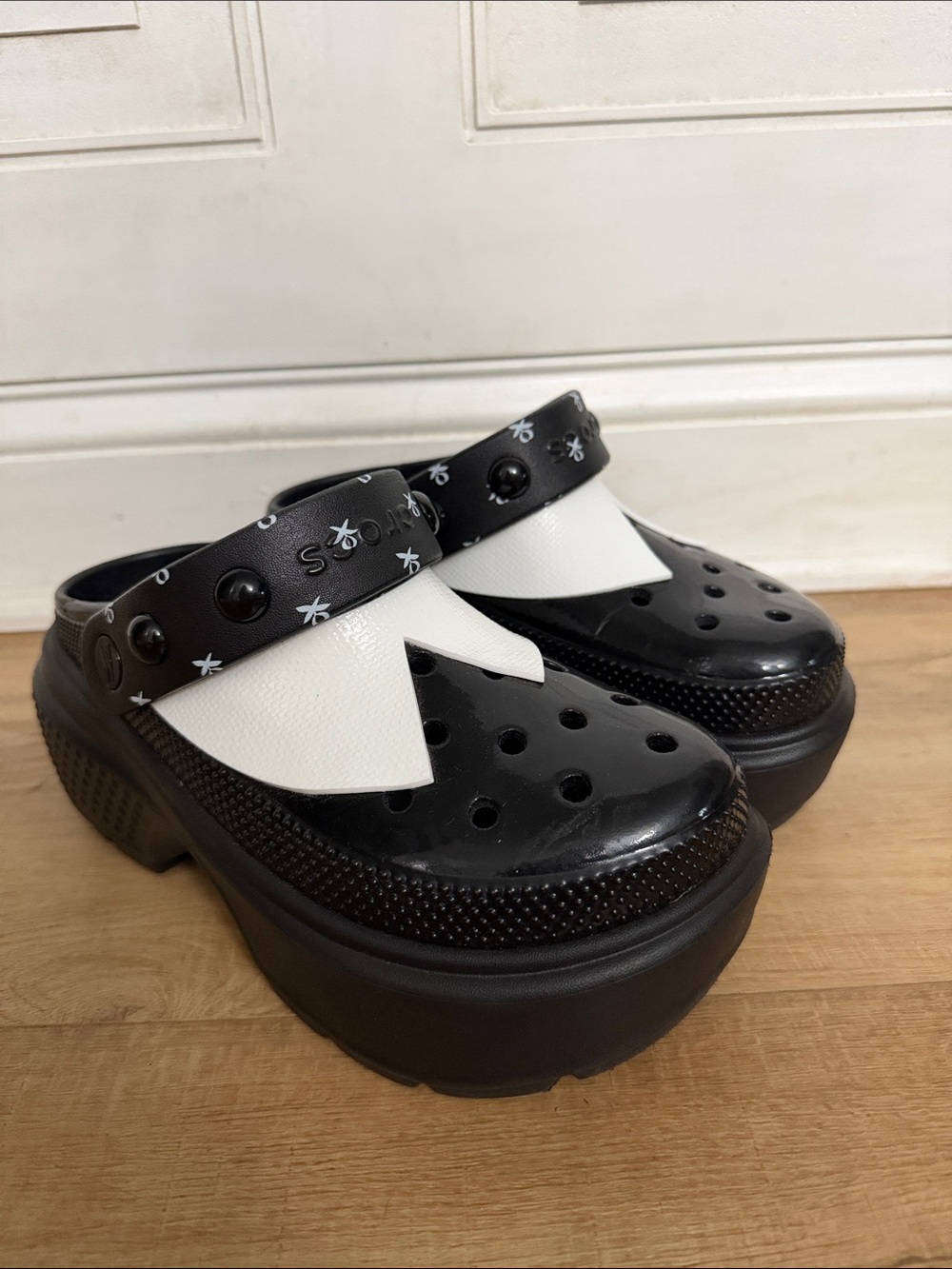 Crocs Wednesday Addams Platform Stomp Clogs Women’s Size 6